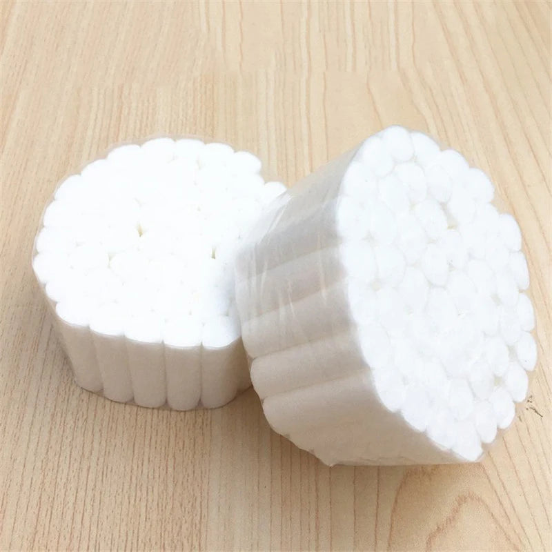 200pcs Dental Cotton Rolls – 100% Cotton, High Absorbency, Surgical-Grade