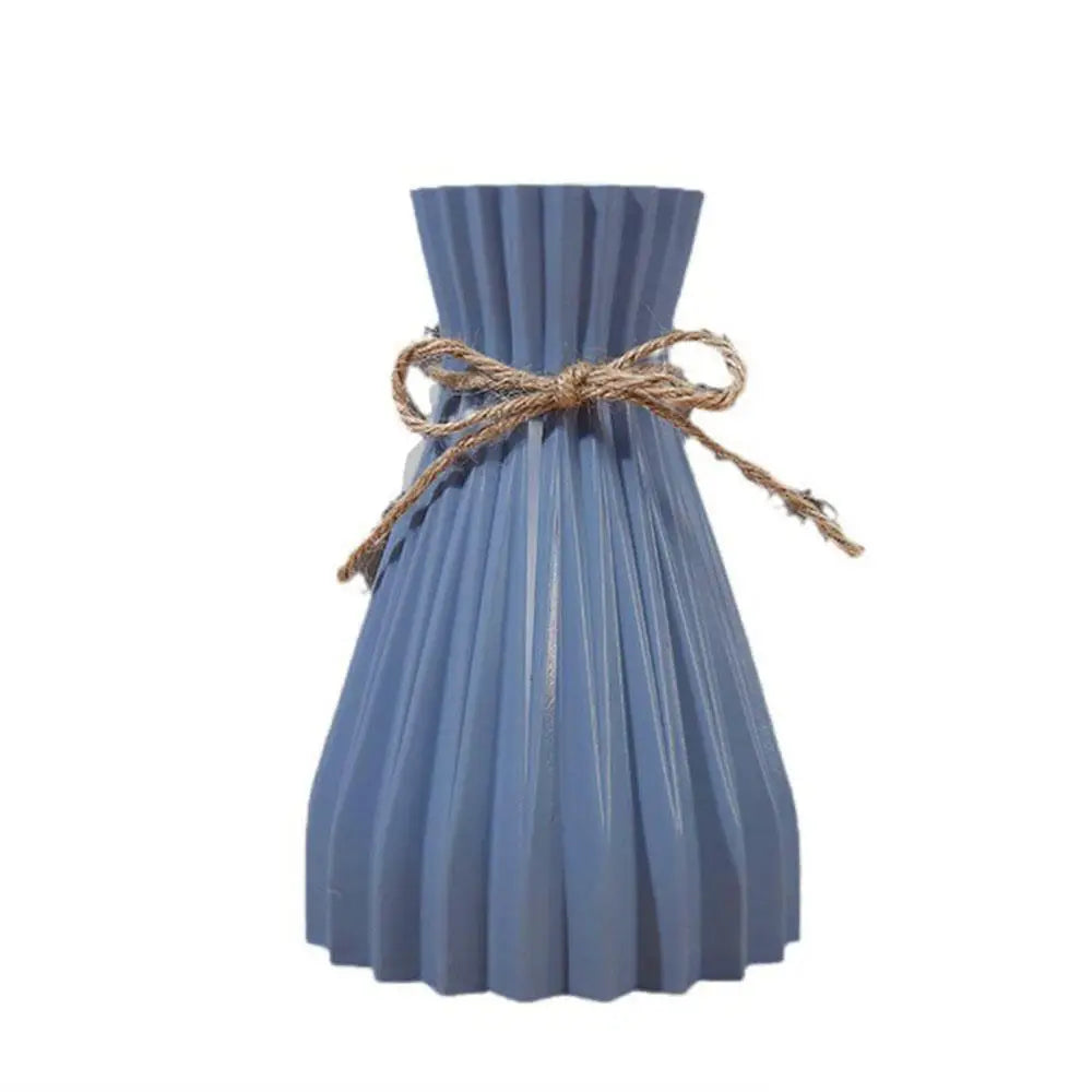 Creative Origami-Style Pleated Plastic Vase – Modern Folded Design for Dry Flowers