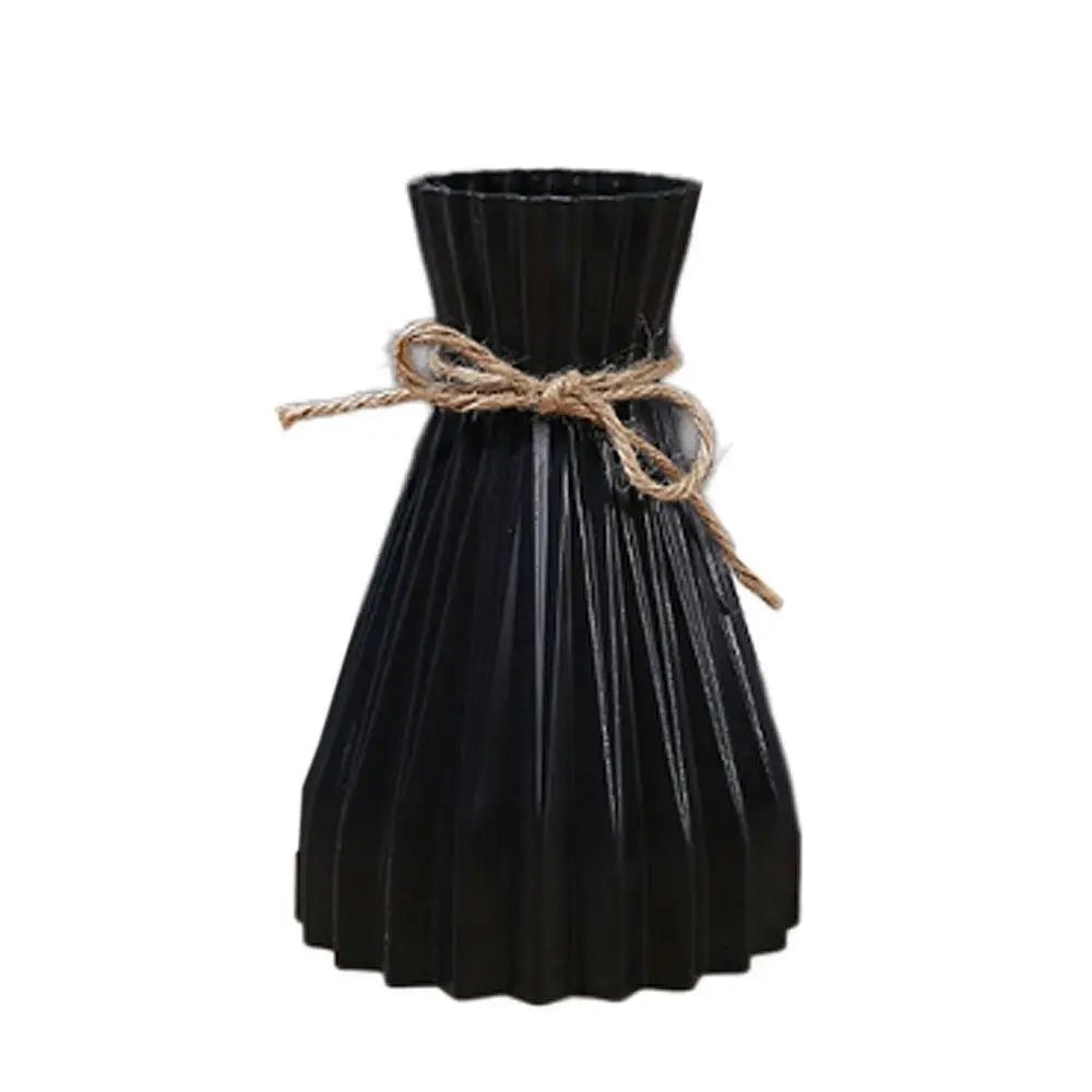 Creative Origami-Style Pleated Plastic Vase – Modern Folded Design for Dry Flowers