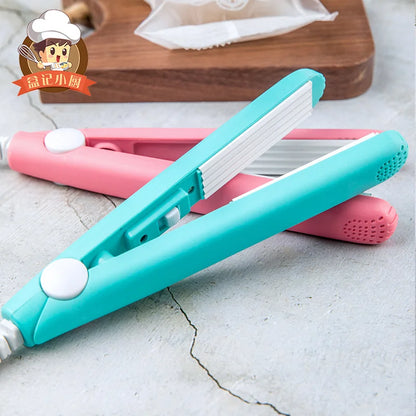 Mini Portable Heat Sealing Machine – Handheld Food Bag Sealer, Plastic Impulse Sealer for Household Use
